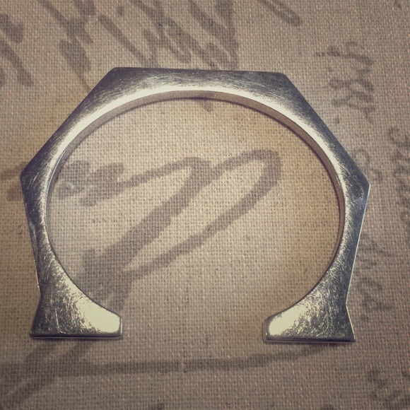 Metal bracelets - Picture 1 of 4